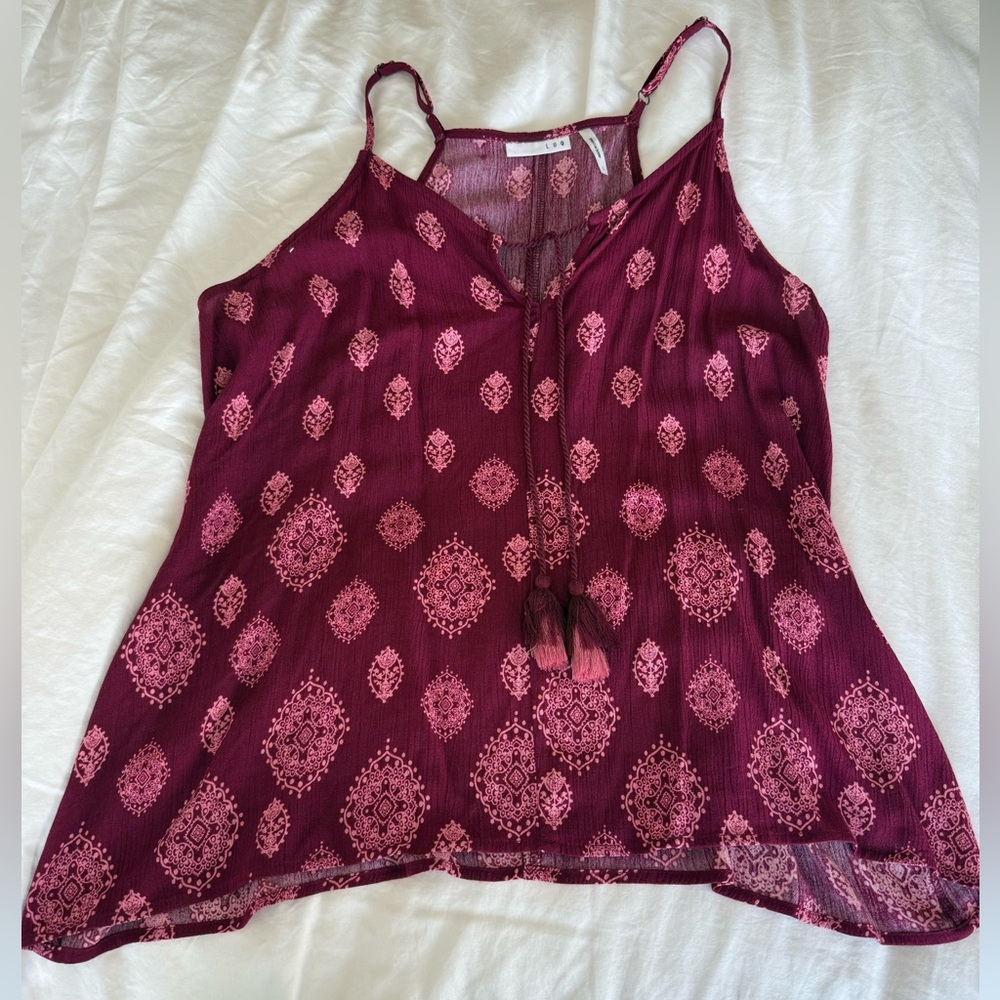 Women's Burgundy Patterned Tank Top, like new, size Large
